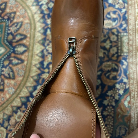 EUC Like NEW Alyce Zip front Lugsole boots, size 10 women. Gorgeous boots. - Picture 7 of 11